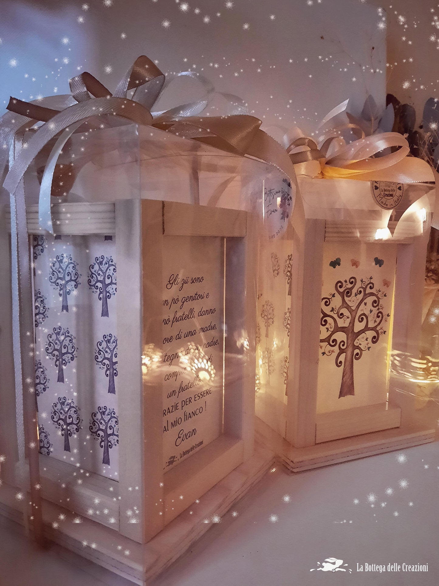 Bomboniere lanterne Albero della Vita artigianali in legno con lucette led e disegni dell'Albero della Vita.